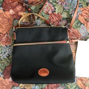 Dooney and Bourke Crossover Body Bag Black